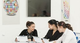 В кое българско училище се намира първата смарт класна стая ?