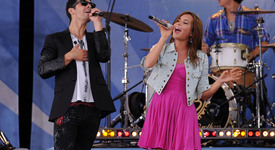 Деми Ловато и Jonas Brothers се събраха за премиерата на Camp Rock 3
