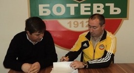 Мъри Стоилов е новият треньор на Ботев Пловдив