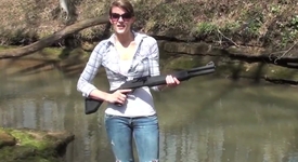 YouTube хит: момиче прави дъга с пушка (+видео)
