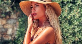 Тита с фотосесия от лятната си ваканция