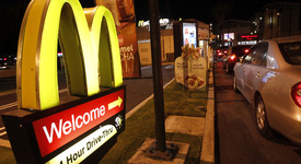 Шокиращ  случай на починала клиентка в McDonald’s потресе света