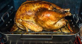Печена пуйка за празниците: полезна и вкусна
