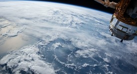 SpaceX планира да изстреля 4425 сателита за супербърз интернет в цял свят