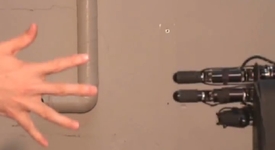 Учени изобретиха робот, непобедим на камък-ножица-хартия (+видео)