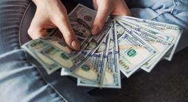 4 зодии, които знаят как да пестят