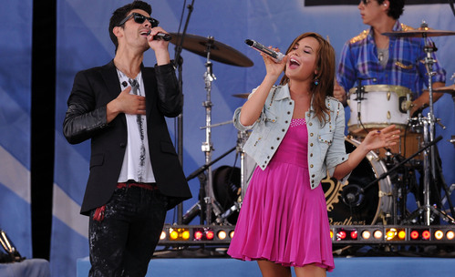 Деми Ловато и Джо Джонас с Camp Rock Reunion