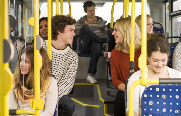 Как да се запознаеш с готино момче/момиче в градския транспорт?