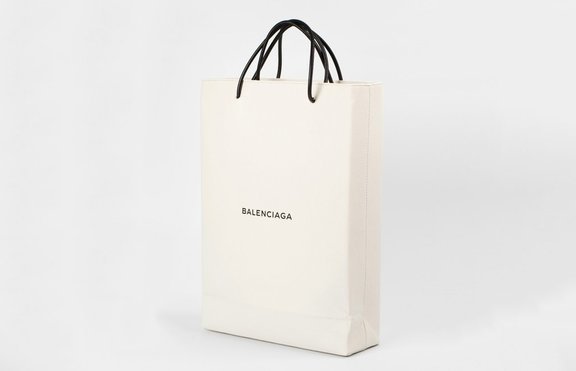 Колко струва чанта за пазар? Ако е Balenciaga – $1,100