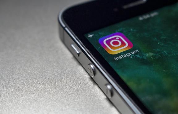 Нова мода в Instagram: гаджето в биографията!
