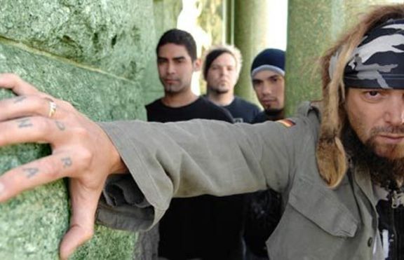 Артерия ще свирят на коцнерта на Soulfly