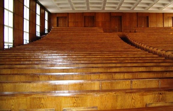 Предварителния изпит по литература в Софийския университет - Смирненски или Ботев и Яворов