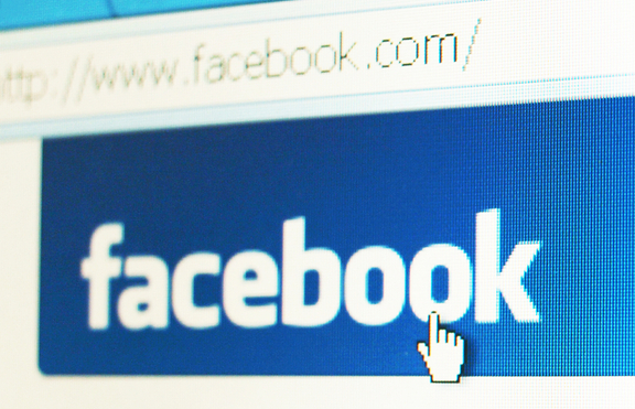 Facebook се готви да измести Google
