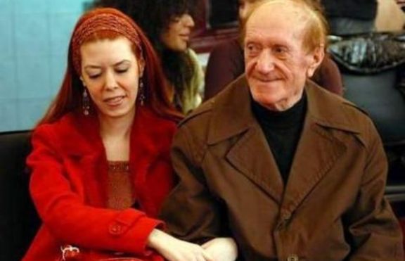 Вики  загуби баща си и дядо си