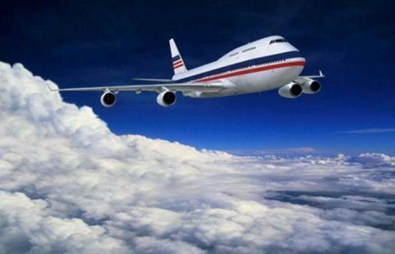 Самолет кацна аварийно, заради неработещи тоалетни