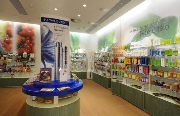 Почина Yves Rocher