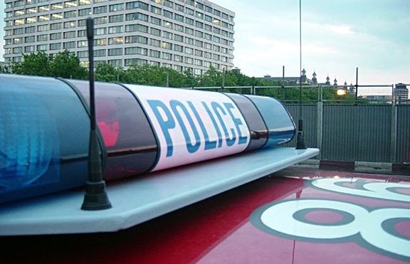 Майка и син в нетрезво състояние се сбиха с полицай във Варна