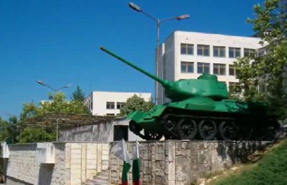 Разпуснаха Военният университет във Велико Търново