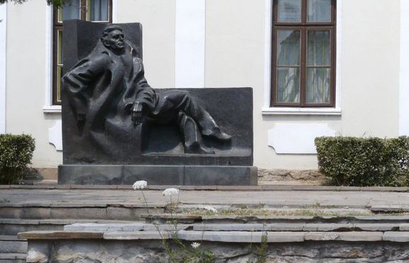 На 15 март е починал Емилиян Станев