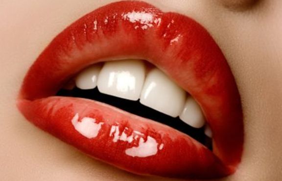 Секс? Прочети по устните й 