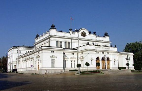 Прокълната ли е сградата на Народното събрание?