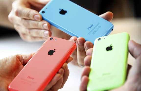 Очакват се двойно по-малко поръчки за iPhone 5C в първия ден спрямо iPhone 5