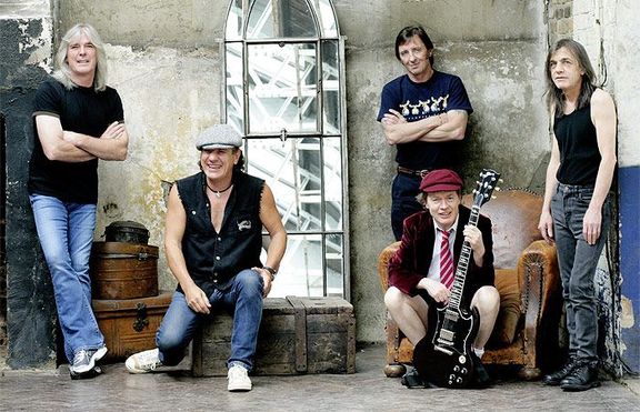 AC/DC пристигат в България с внушителна техника