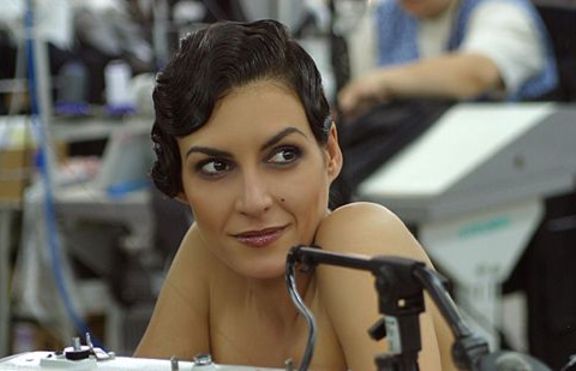 Диана Любенова на корицата на юбилейния брой на Playboy