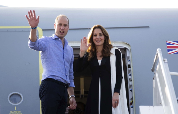 Принц Уилям и Кейт Мидълтън - с угризения след пътуването си