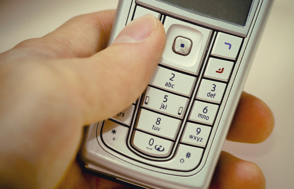 SMS-ите – най-популярният метод за общуване сред младежите