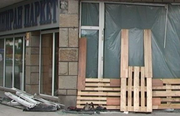Пиян грък се опита да подкупи очевидец на катастрофа с 2лв.