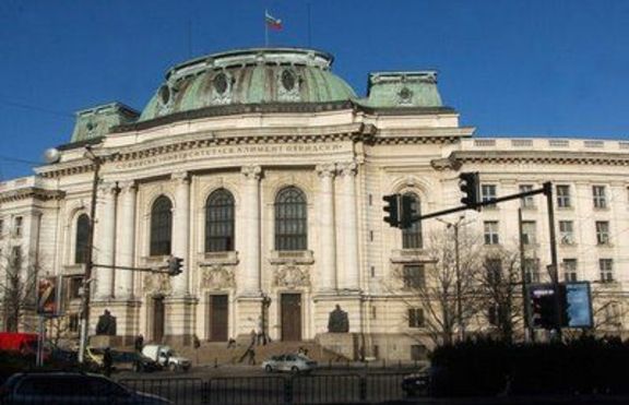 Кандидат-студенти протестират срещу есенния допълнителен прием в СУ