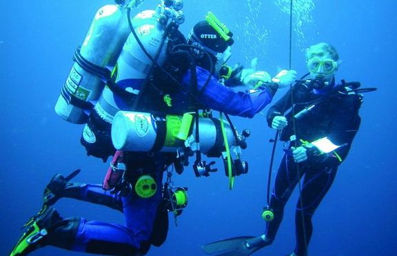 Българин постави световен рекорд, като стоя 50 часа под вода