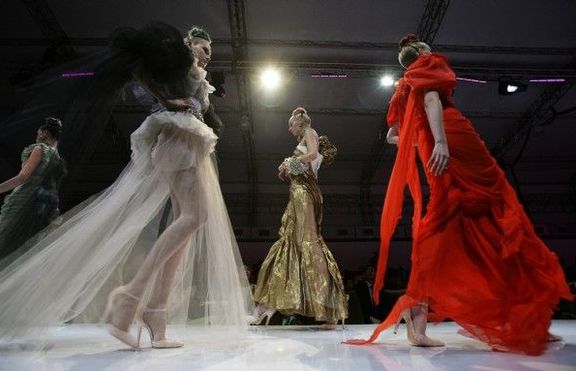 Френски дизайнер ще облича книги