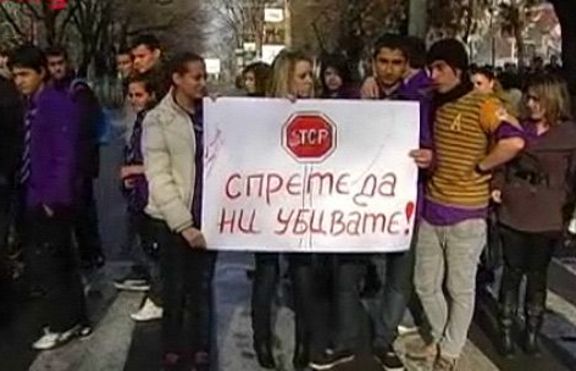 Ученици на бунт срещу шофьори (видео)