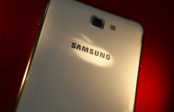Кой печели от патентната война на Apple и Samsung?