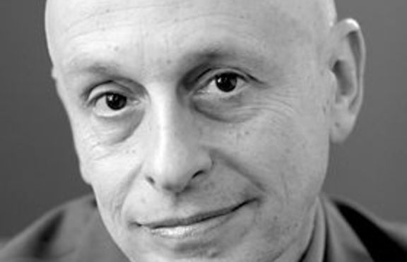 Хю Полицер и свободните кварки