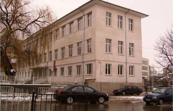 Ученици се натровиха с енергийни бонбони