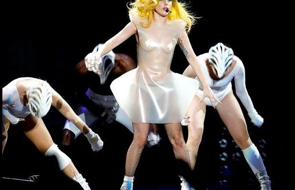 Lady GaGa стана модел в рамките на Седмица на модата в Париж