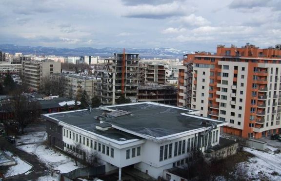 Вечерен час за общежитията или ограничаване на работното време  в заведенията в Студентски град?