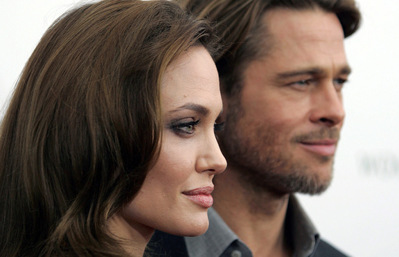 Брад Пит и Анджелина Джоли се развеждат 
