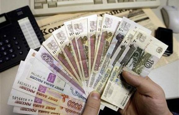 Километрично задръстване, хората събират пари от пътното платно
