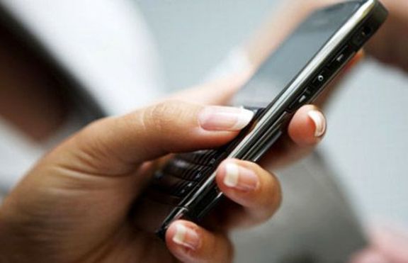 Пишеш еротични SMS-и? Грози те опасност от изключване 