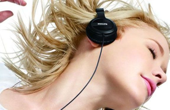 Купи слушалки Philips и спечели билети за най-големия фест в Бургас 