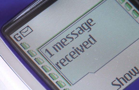 Тийнейджърка пише SMS на майка си, че ще се самоубие и бяга в гората