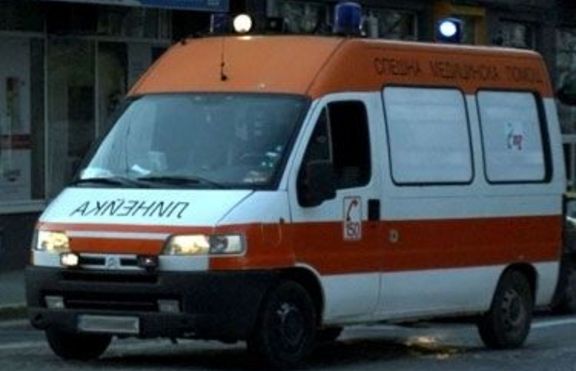 Две млади момчета са в кома, след като претърпели тежка катастрофа