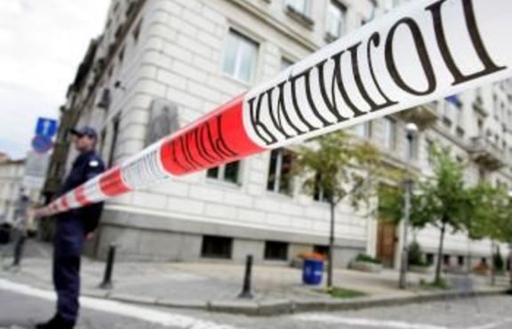 Мъж уби дъщеря си, стреля по жена си и се самоуби