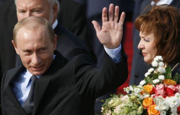 Владими Путин биел и изневерявал на съпругата си
