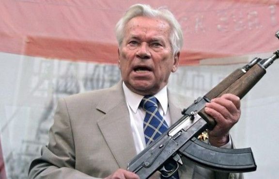 Кой е Mихаил  Калашников?