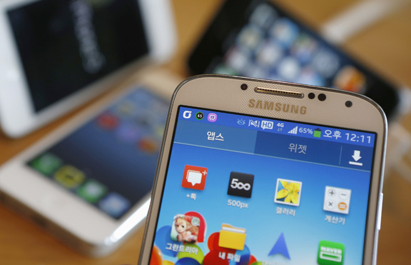 Огромен интерес към Samsung Galaxy S4 